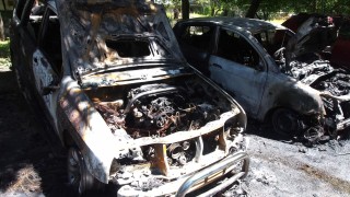Подпалиха автомобил с украинска регистрация във Варна изгоряха още 2