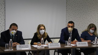 Марияна Николова иска облекчаване на пътуванията от Русия