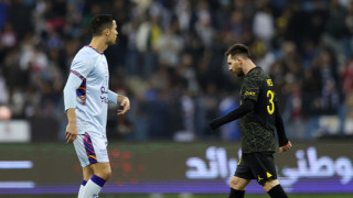 Лионел Меси задмина Кристиано Роналдо по голове в големите пет