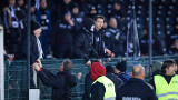 Фенове на Славия чупят седалки, замерят скамейката на ЦСКА
