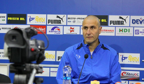 Херо доволен от младите, ще продължи да ги налага