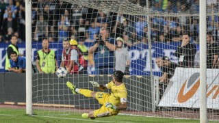 Капитанът на Левски Божидар Митрев може да постигне ново