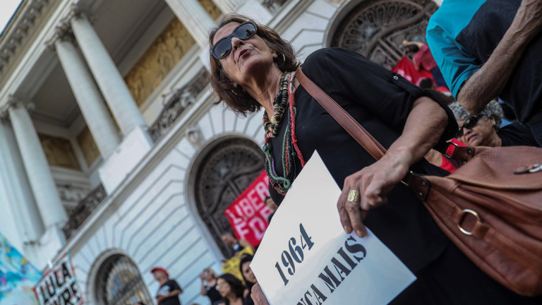 Хиляди демонстрираха срещу честването на 55 г. от преврата в Бразилия