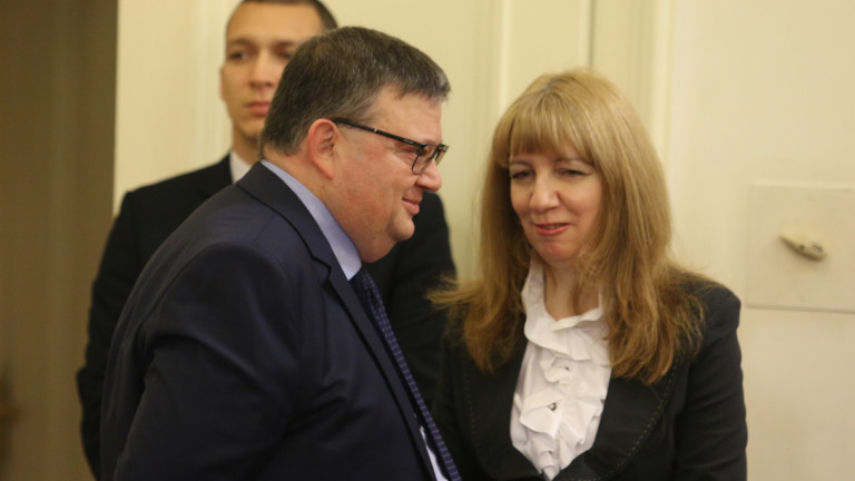Висшият съдебен съвет (ВСС) върна Сотир Цацаров като прокурор във