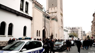 Трима убити и един ранен при стрелба във Франция