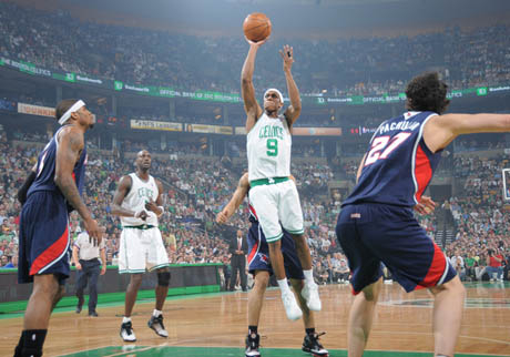 Бостън поведе с 2:0 в серията срещу Атланта