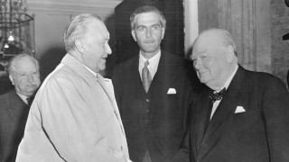 "Поражение", "Компромис": Как биха реагирали Чърчил, Тачър и Аденауер на сделката САЩ-ЕС (AI експеримент)