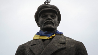 Над 100 паметника от съветския период бутат в Киев