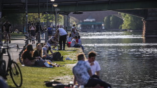 Българска театрална трупа се зарази и успешно преболедува COVID-19 в Германия