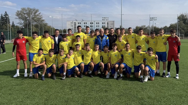 Христо Стоичков зарадва юноши на Марица