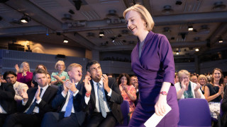 Лиз Тръс бе обявена за следващия министър председател на Великобритания съобщава