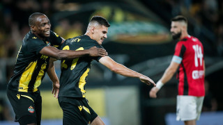 Пловдивските Ботев и Локомотив имат забрани от ФИФА да картотекират