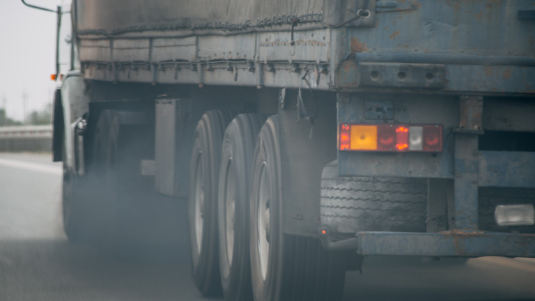 Камионите и дизеловите коли не замърсявали въздуха според КАТ