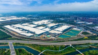 Големите имена в автомобилостроенето вече са с двата крака в