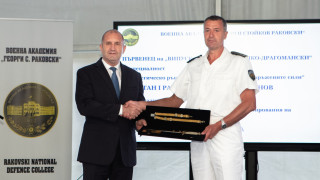 Очаквам активни политики прогресивно изтъняващата се връзка между народа и