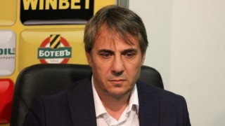 Спортният директор на Ботев Пловдив Адалберт Зафиров коментира селекцията в