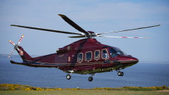 420 часа във въздуха: кралските хеликоптери предизвикаха буря от коментари