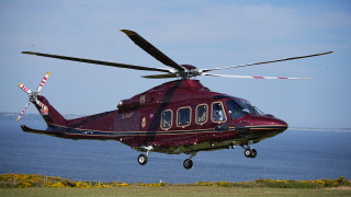 420 часа във въздуха: кралските хеликоптери предизвикаха буря от коментари