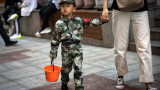  Китай ще постанова обучение момчетата да са по-мъжествени 