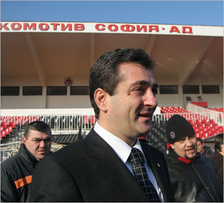 Гигов пак започна да плаща