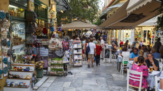Гърция въвежда единен данък от 7 за всички доходи получени