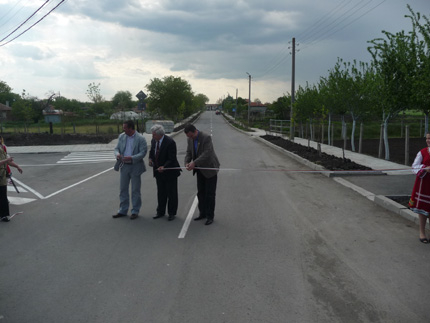 Нова обходна улица изведе тежкотоварния трафик от село Равнец