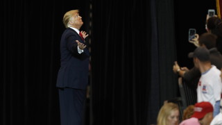 Президентът на САЩ Доналд Тръмп призова демократите в Камарата на