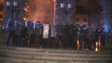 Сблъсък между полиция и протестиращи пред бившия Партиен дом