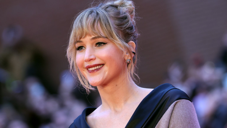 Каква операция на гърдите смята да си направи Дженифър Лорънс