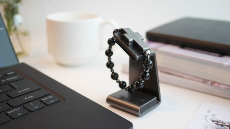 Ватикана пуска “умна” молитвена броеница, която следи молитвите ни