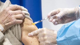 Трудноподвижните хора в Добрич може да се ваксинират в мобилен екип