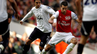 Обрат: Ван Перси остава в Арсенал 