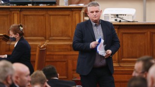 От днес отпадат всички задължителни ограничителни мерки Това заяви в