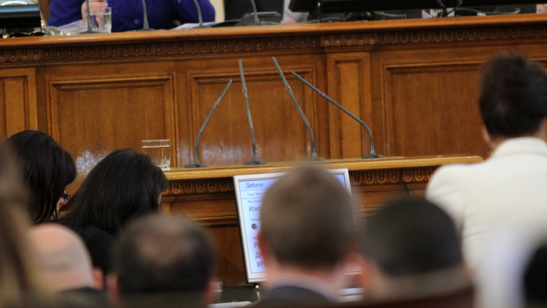 Депутатите се захванаха с промените в Изборния кодекс