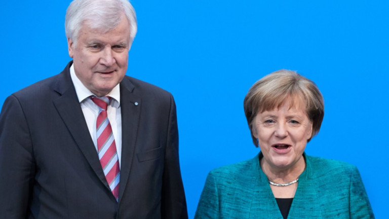 Меркел и Зеехофер спасиха коалицията
