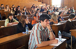 Кандидатстудентски изпити в София и Благоевград 