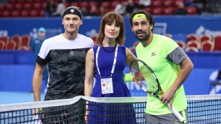 Сега се наслаждавам на атмосферата на централния корт каза