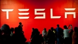 Голям интерес към Model 3. Tesla продава акции, за да увеличи производството си