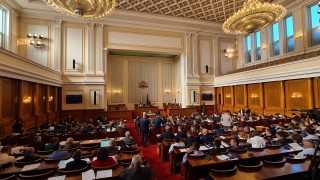 Парламентът прие единодушно с 212 гласа за промени в Закона