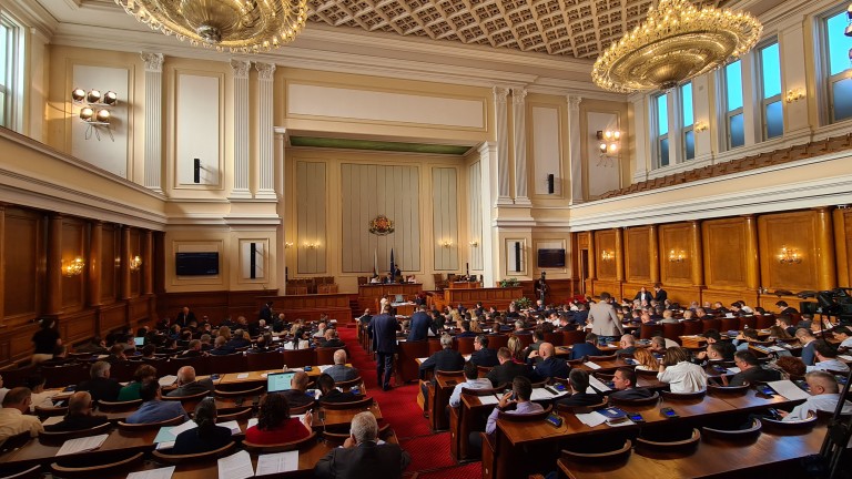 Парламентът прие единодушно - с 212 гласа за, промени в