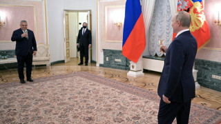 В телефонен разговор с руският президент Владимир Путин обяснява за