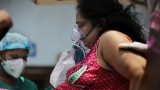  Коронавирус: Рекордни близо 415 000 инфектирани за денонощие в Индия 