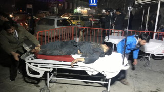 Най малко четирима души са загинали а 40 други са били