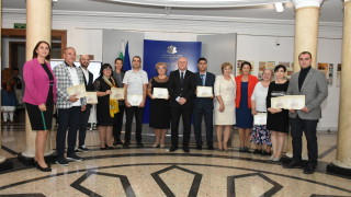 Десет учители бяха отличени с наградата на МОН "Константин Величков"