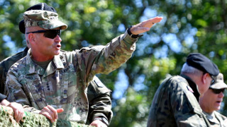 Правителството на САЩ подготвя нов военен командир на американските и