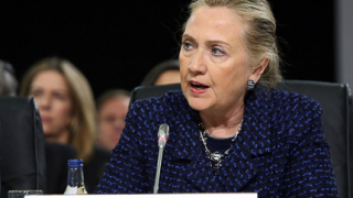 Клинтън отрече да е ползвала лична поща за секретна информация 
