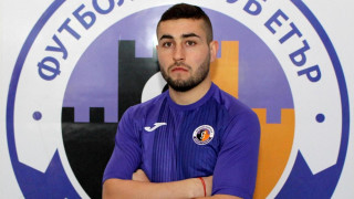 Александър Георгиев който ще доиграе сезона в Етър като преостъпен
