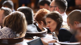 Депутатите от 47 то Народно събрание отмениха кариерните бонуси на членовете