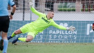 Вратарят на ЦСКА Димитър Евтимов може да продължи кариерата си