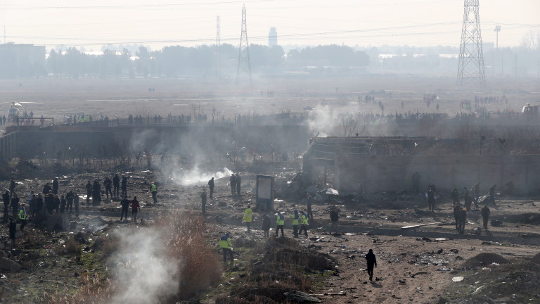 Инструкторът на пилотите от украинския Боинг: Биха се справили с отказ на двигател